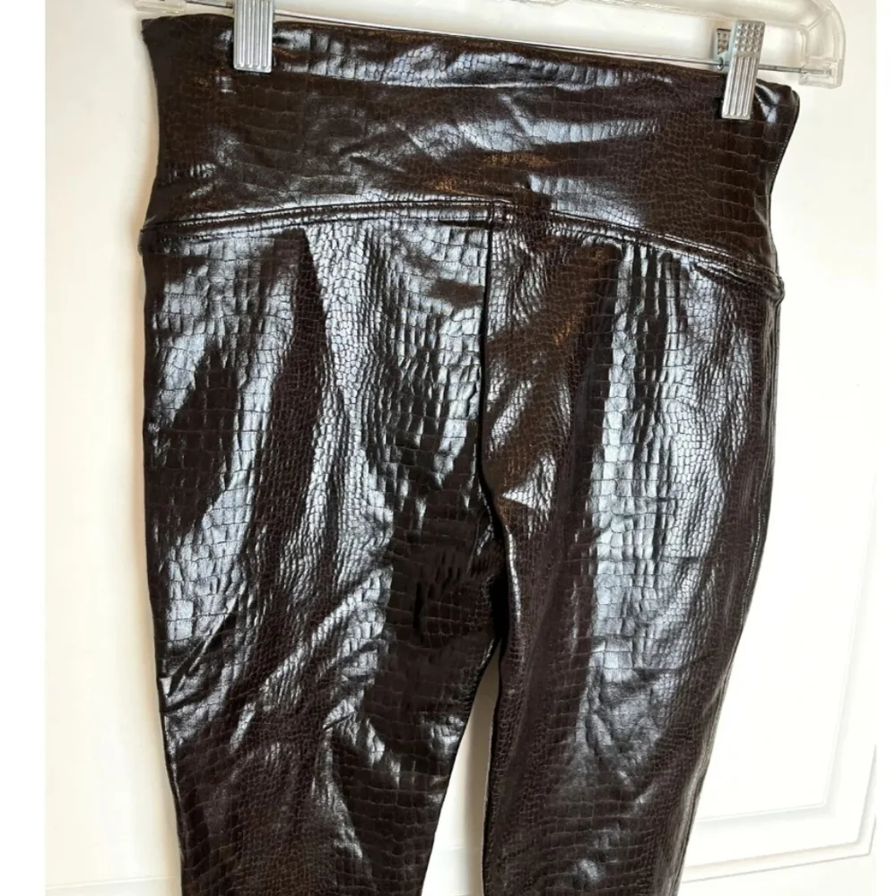 Spanx Brown Faux Leather Croc Shine Leggings Size Medium - Picture 12 of 13